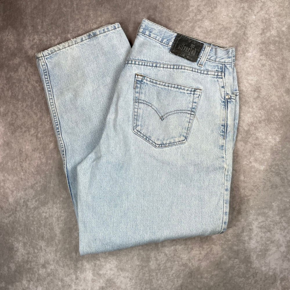Vintage Levis SilverTab Loose Fit Jeans Light Wash Denim W38 L30 Baggy 90s Mens